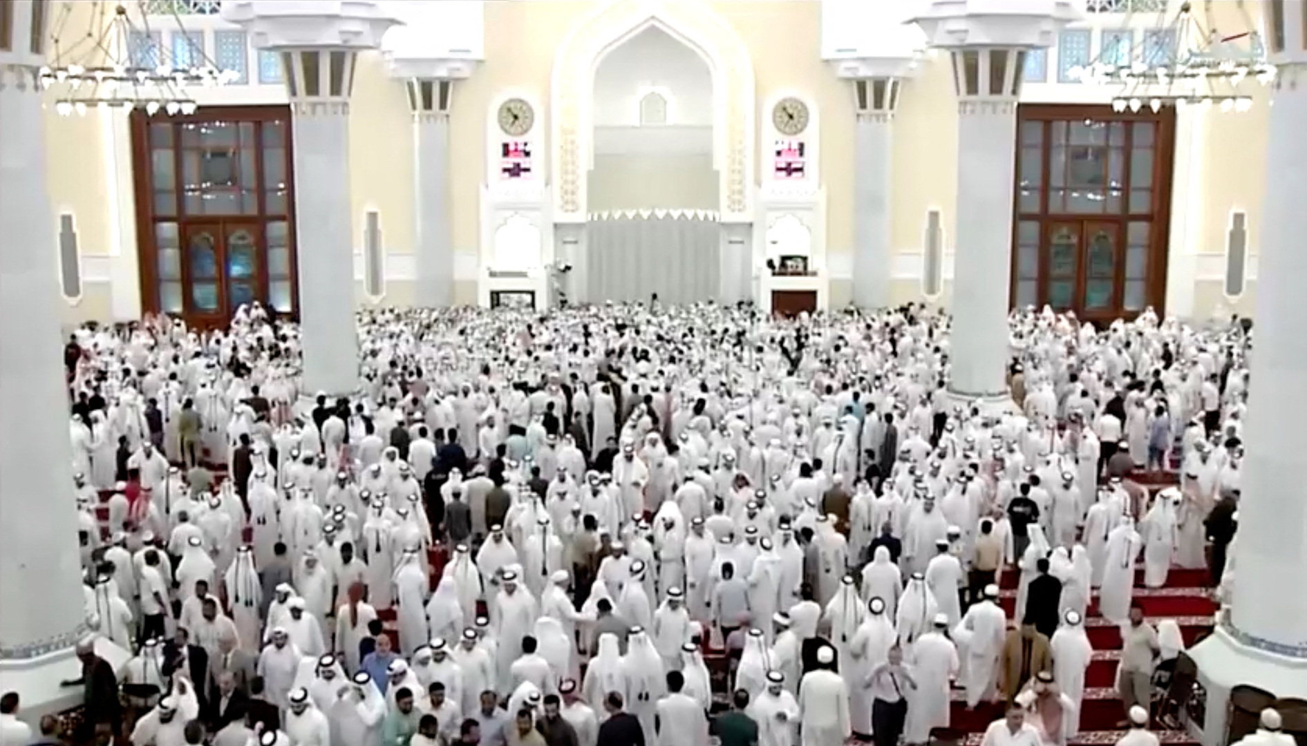 Thousands gather to bid farewell to Qatar’s Father Emir Sheikh Hamad