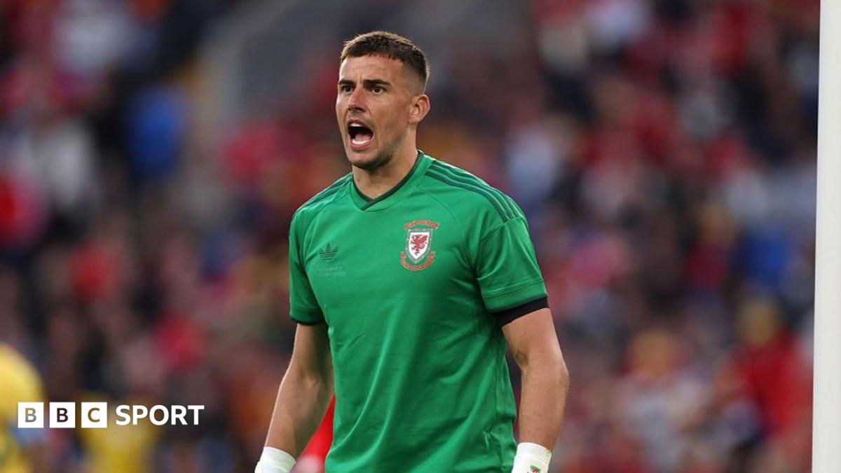 Darlow joins Man Utd after Leeds exit
