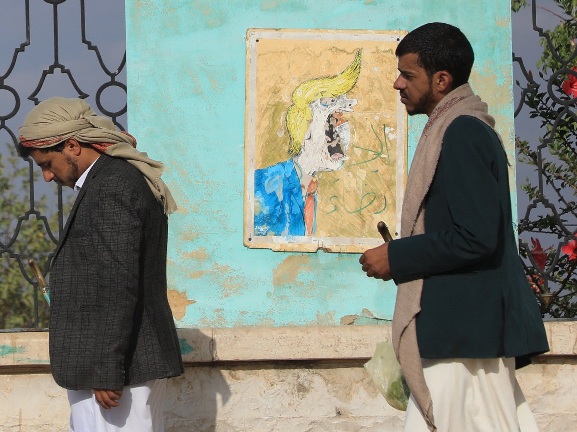 Between hope and fear: Yemenis react to Houthi blockade on Saudi Arabia