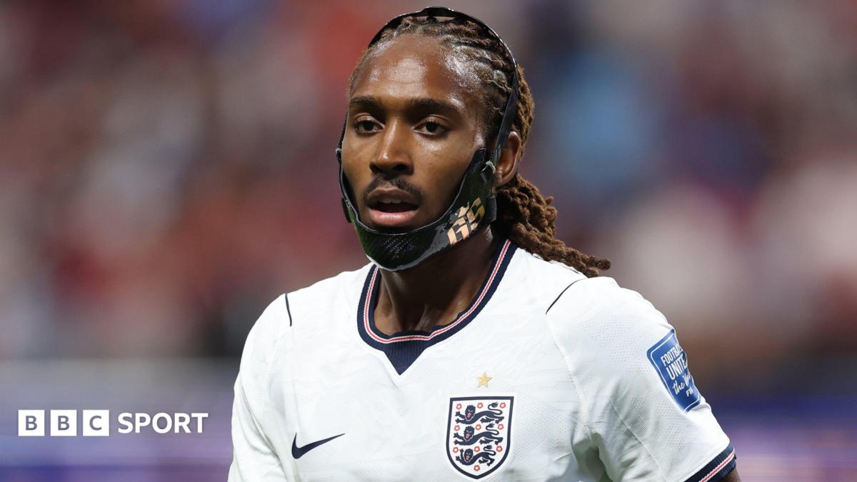 Spence muscle problem adds to England right-back concerns