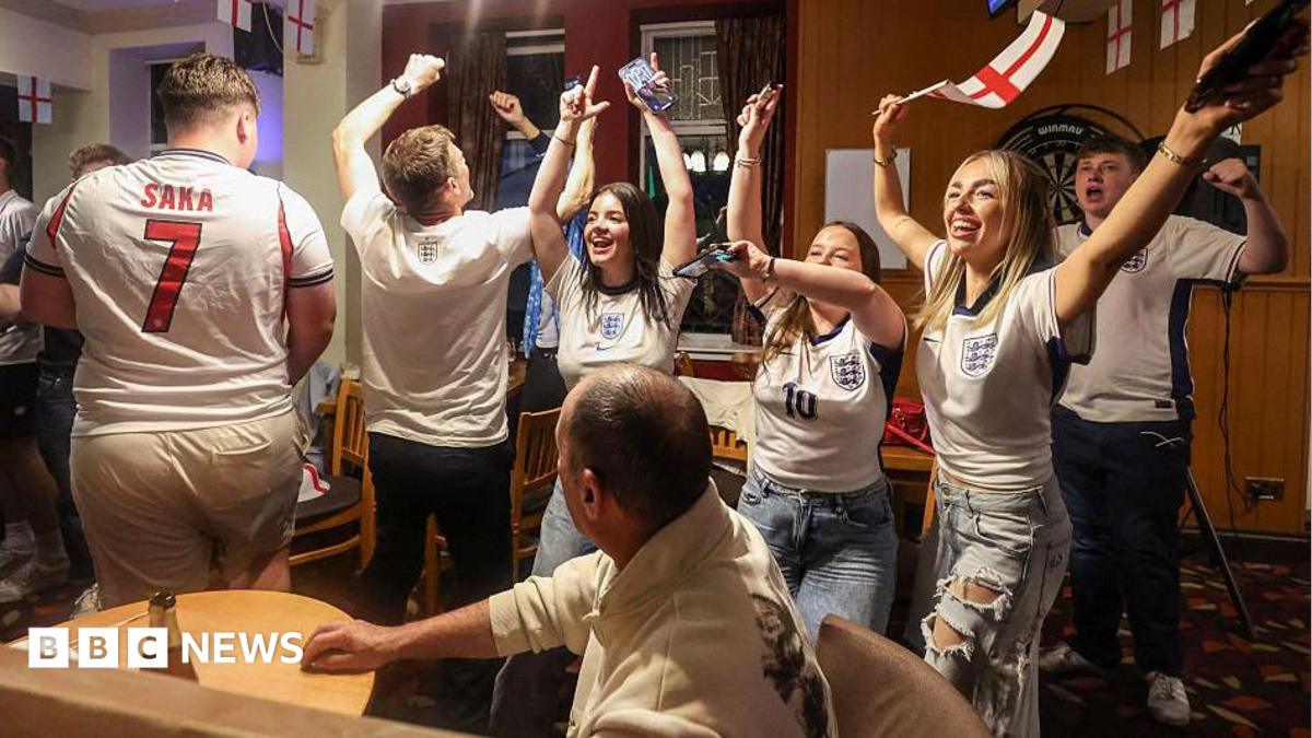 Pubs can stay open for full Norway game - even if kick-off delayed