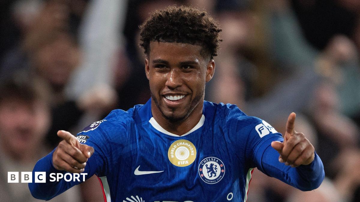 Santos latest midfielder considered by Man Utd 
