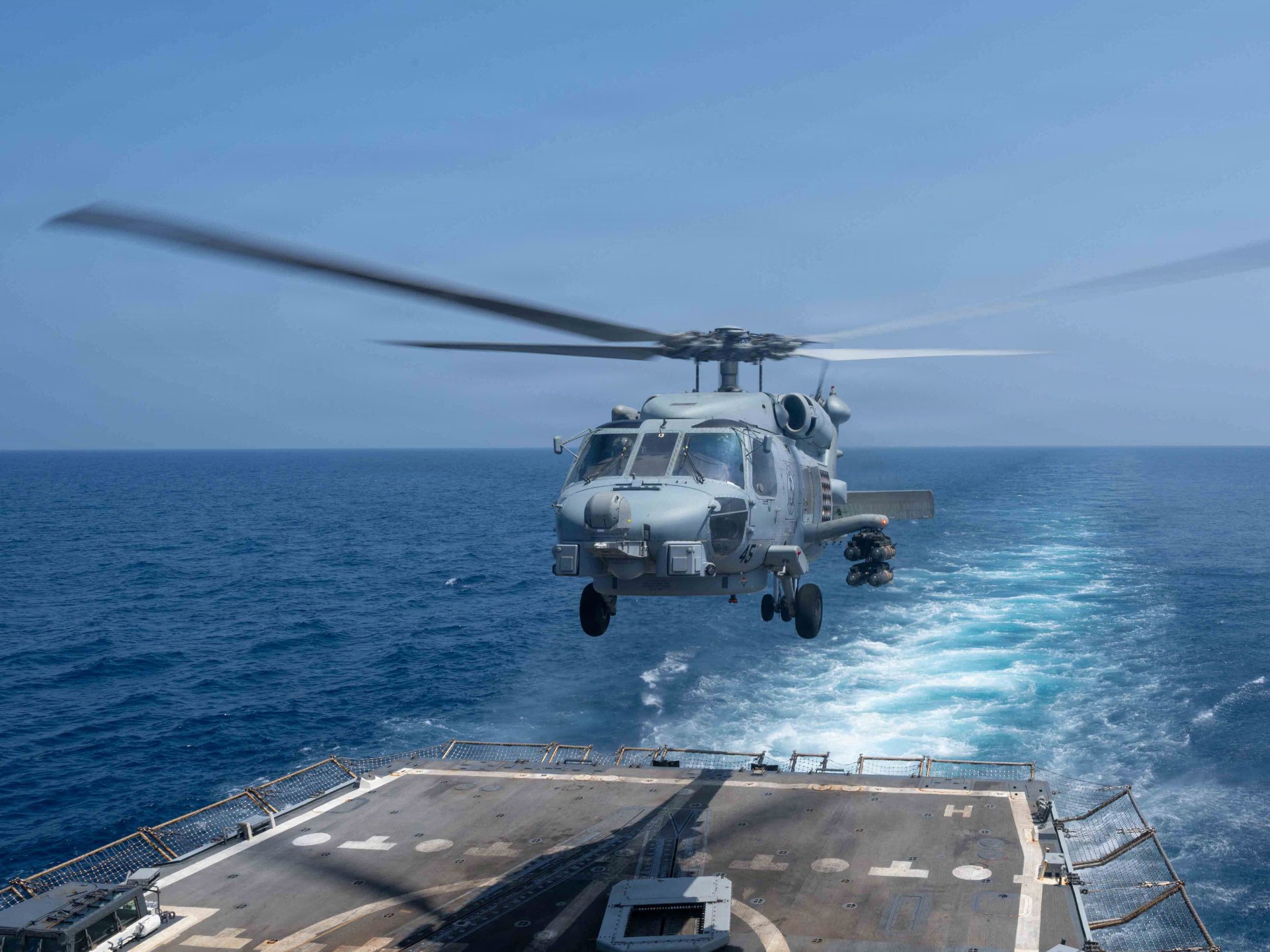 Iran war live: US and Iran exchange attacks for 7th consecutive night