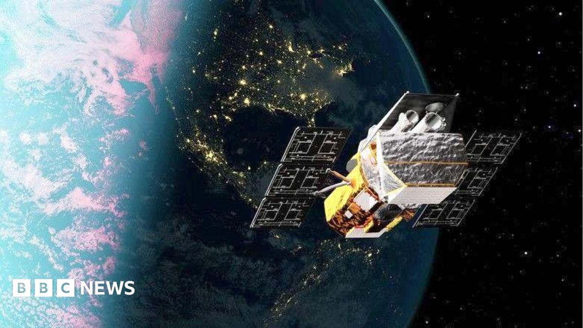 Nasa launches mission to save falling space telescope