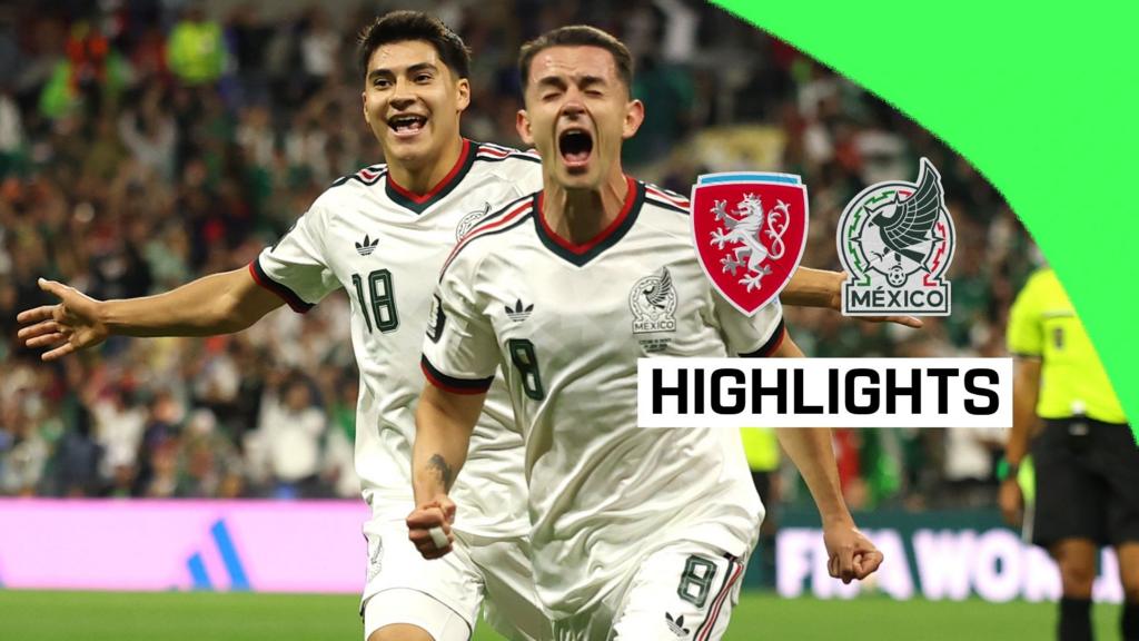 Mexico beat Czech Republic to maintain 100% winning record