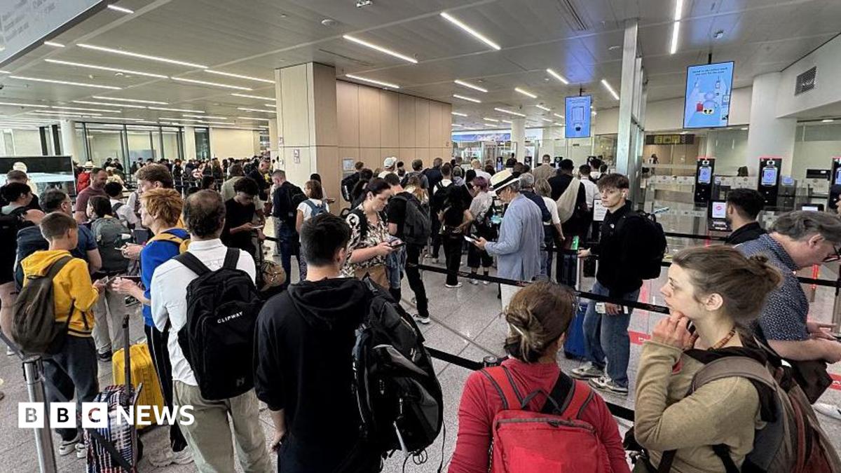 EU border delays 'not bearable' over summer, warns airport boss