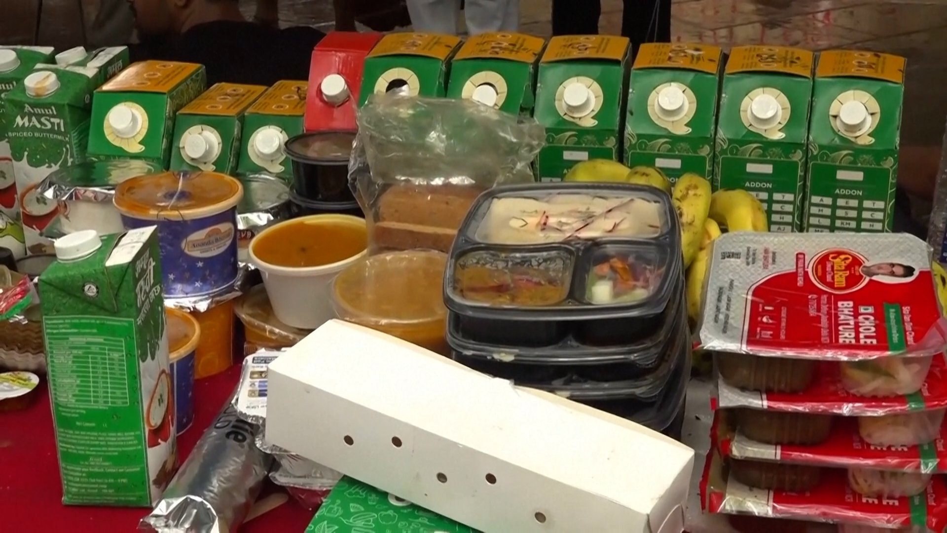Anonymous food donations reach Indian student protesters