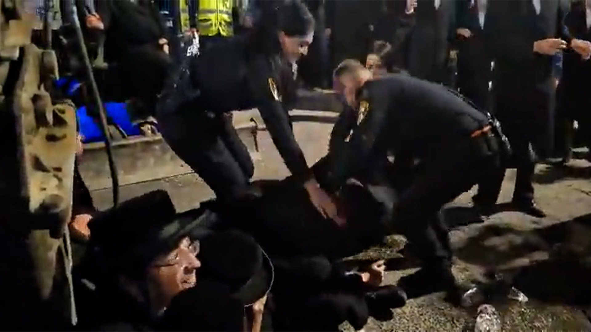 Israeli police clash with anti-draft ultra-Orthodox protesters