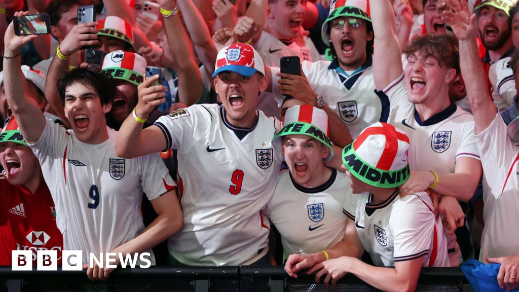 Watch: Fans celebrate England's 4-2 World Cup victory over Croatia