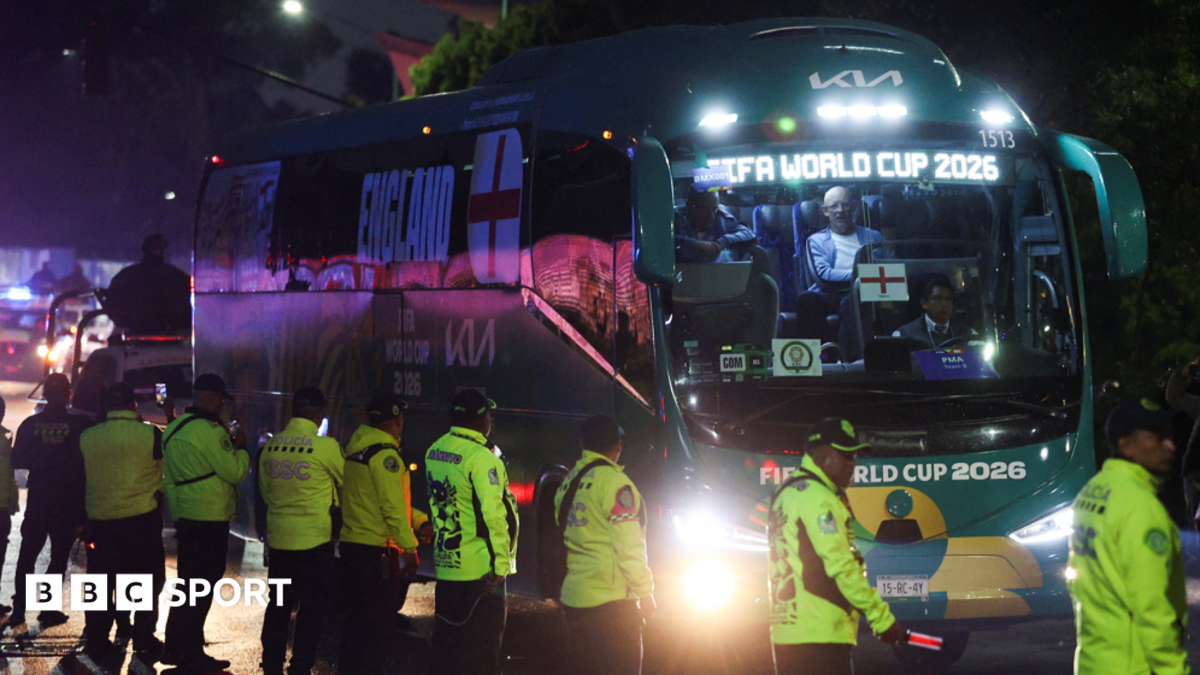 England team booed on arrival at Mexico City hotel