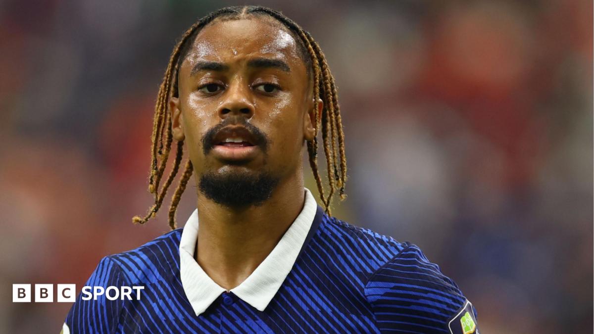 Liverpool preparing opening bid for PSG's Barcola