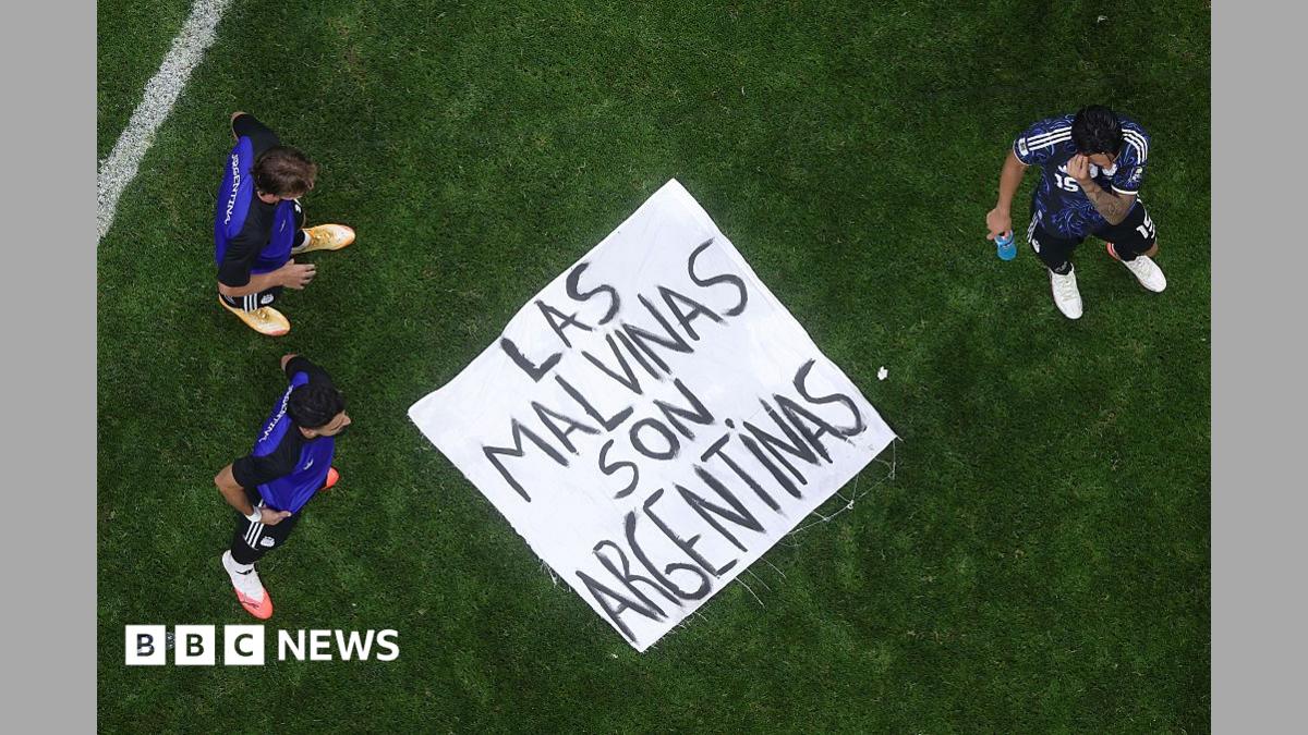 White House defends Argentina team over Falklands banner