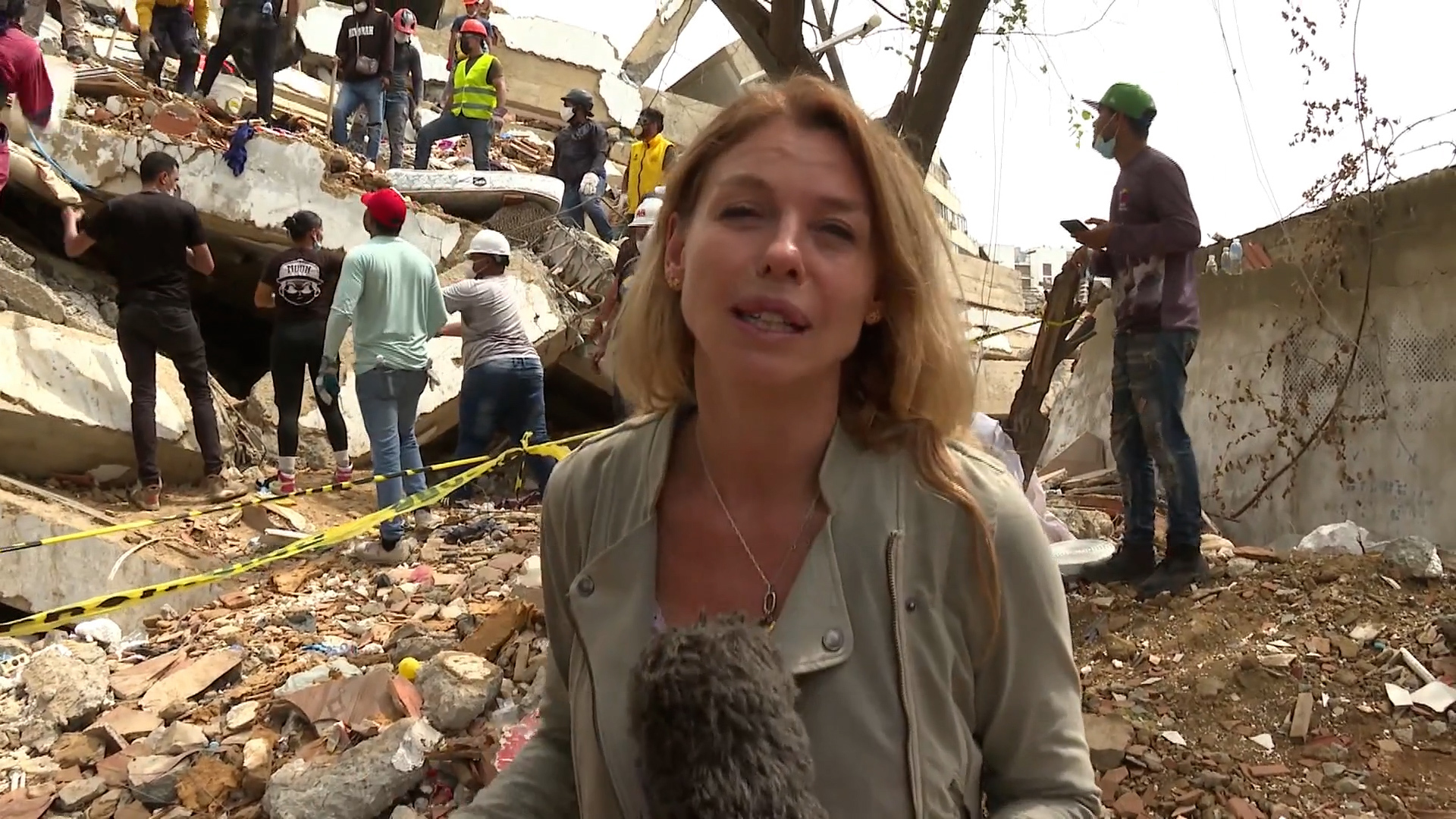 Rescuers race to reach survivors in Venezuela
