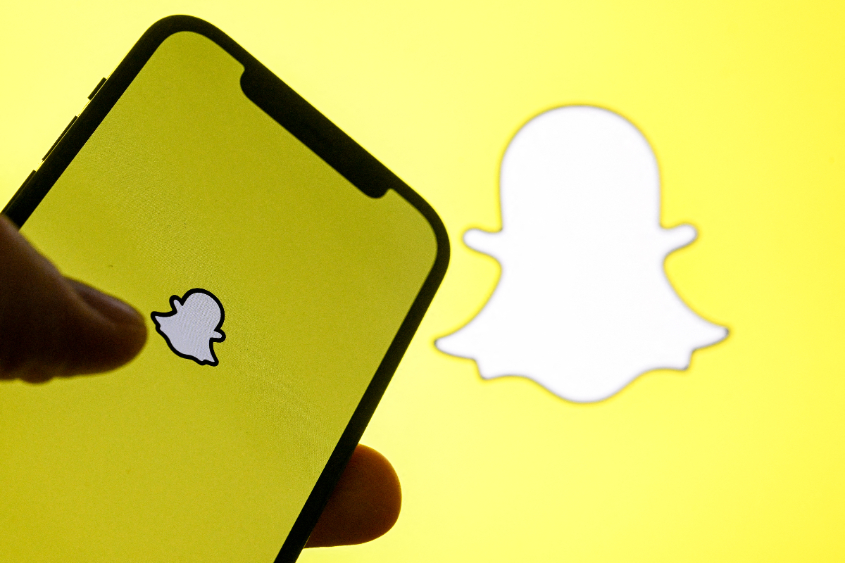 Snapchat no longer rewards fully AI-generated Spotlight content