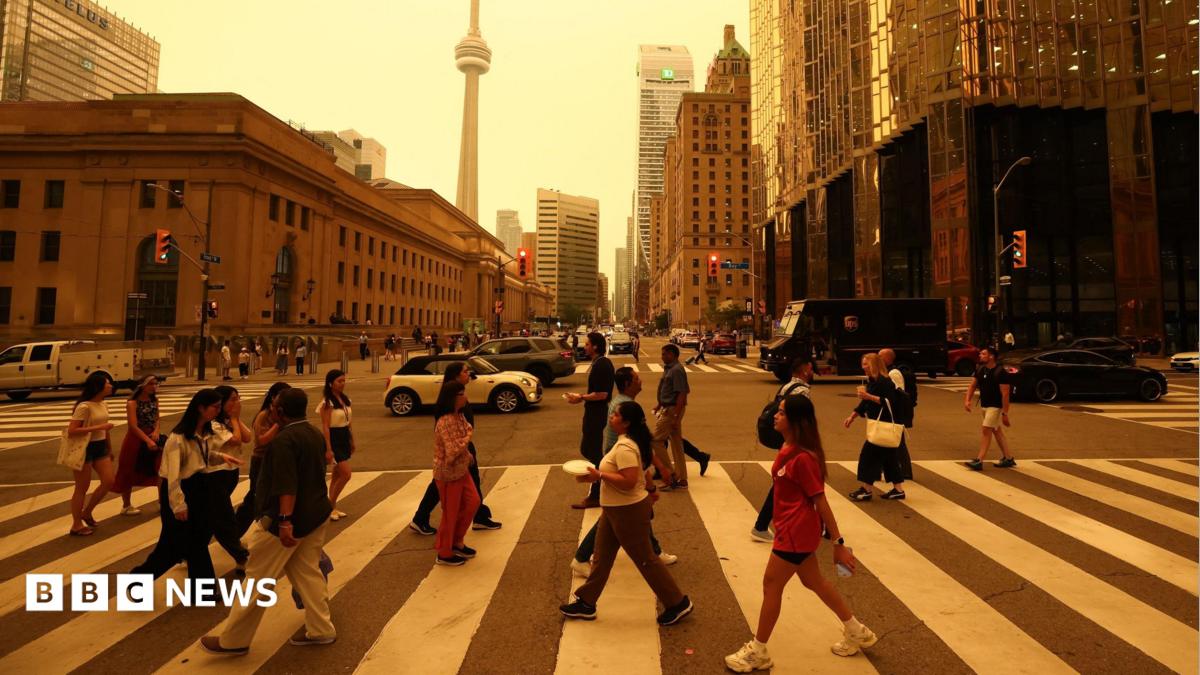 How bad are Canadian and US wildfires, and what is the air quality risk?