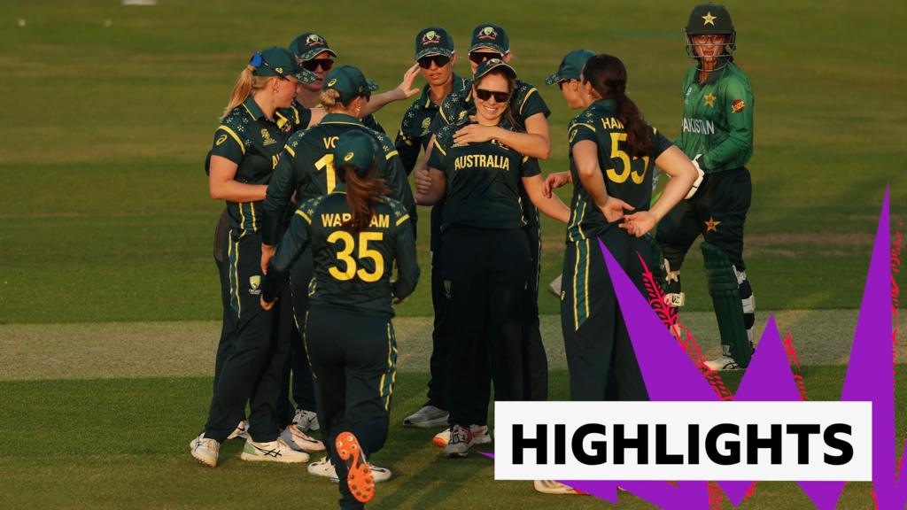 Australia on verge of semi-finals after simple win against Pakistan