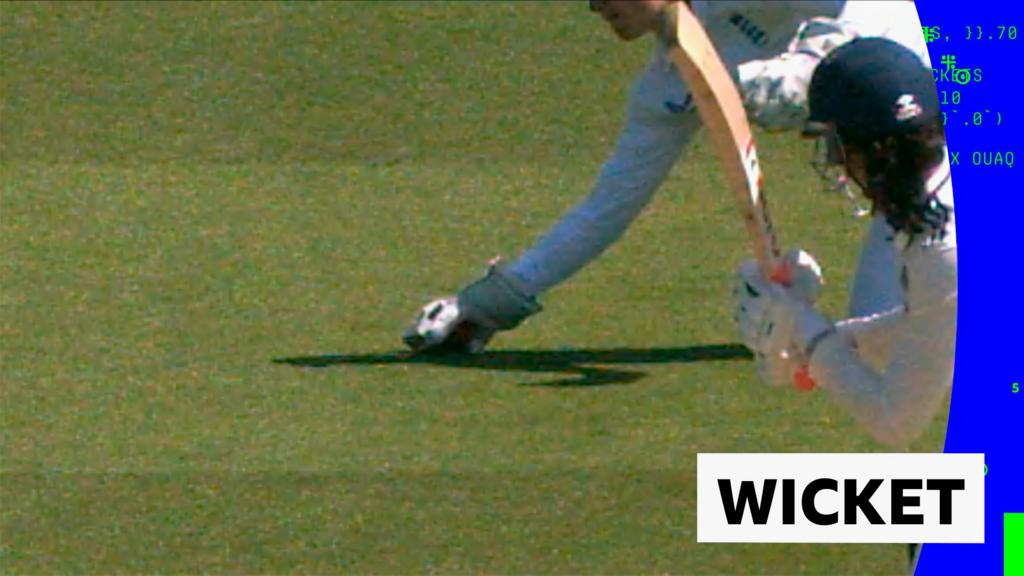 Jones makes brilliant catch as England strike early on day three