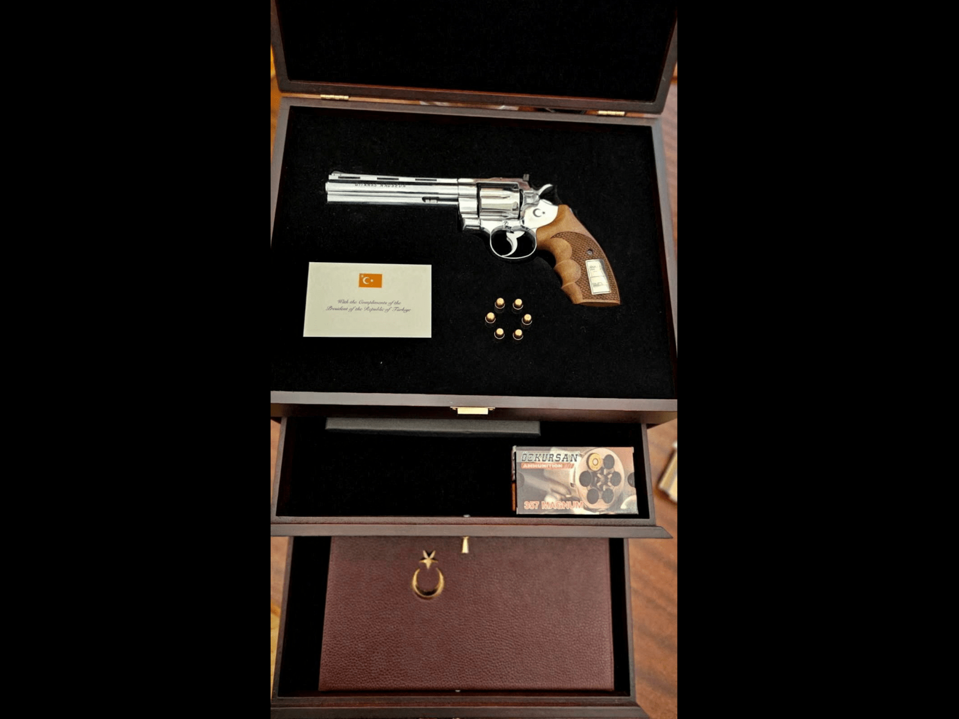 Erdogan gifts NATO leaders engraved revolvers with live ammunition