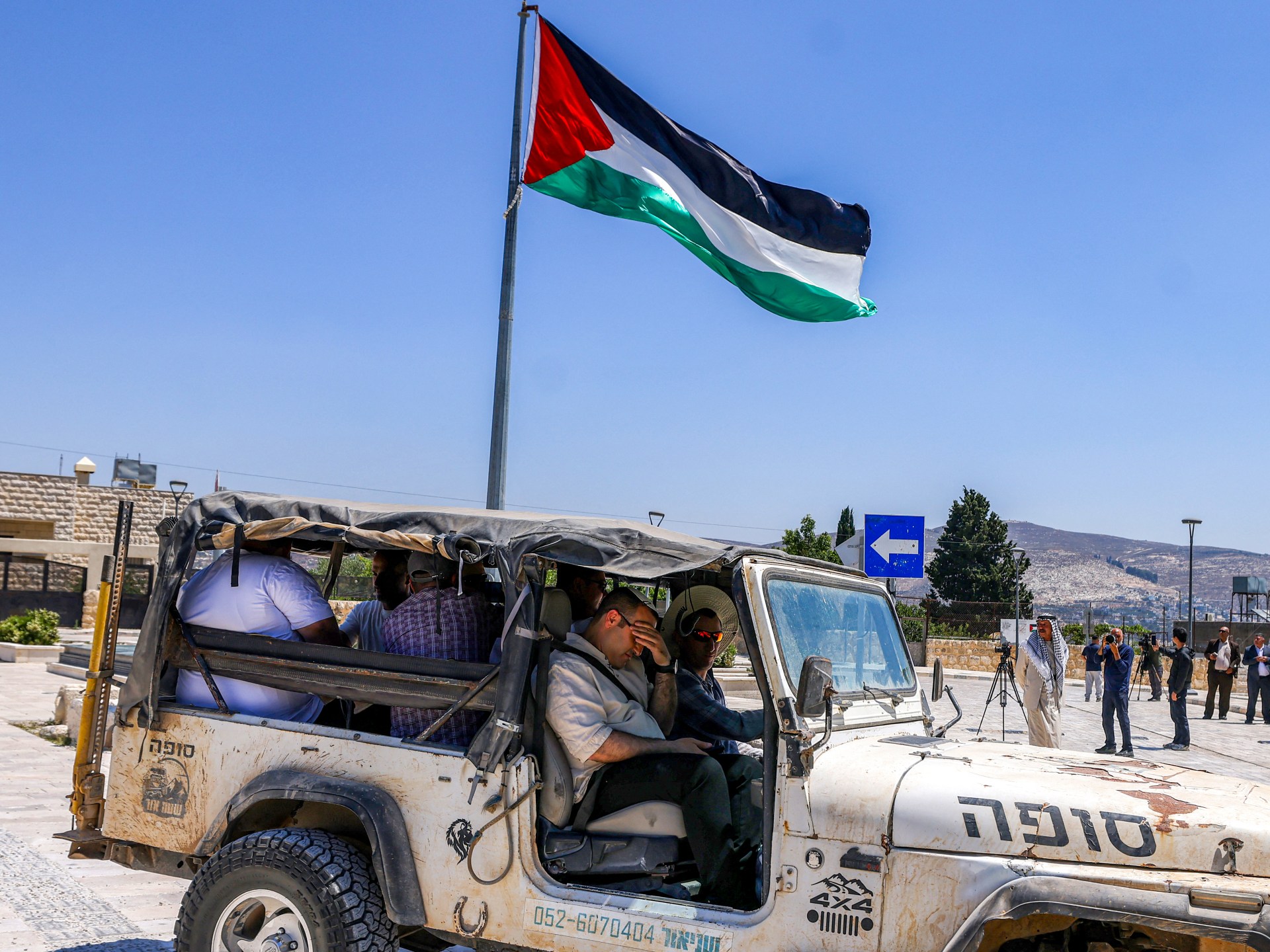 Israeli settlers intensify attacks in West Bank, targeting water supplies