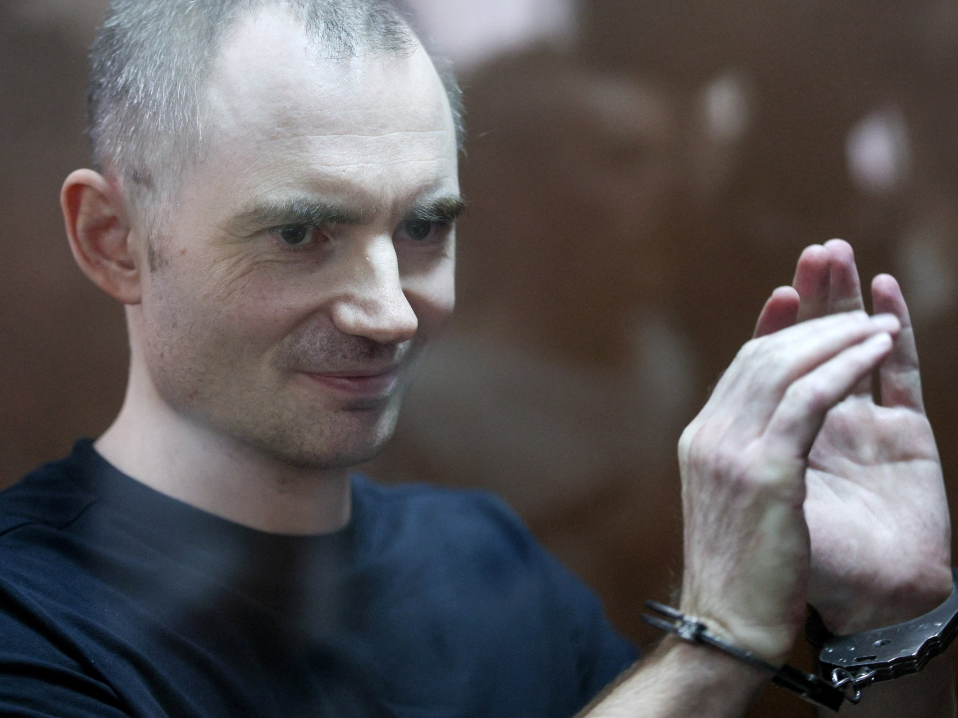 Russian opposition leader jailed over anti-war social media posts