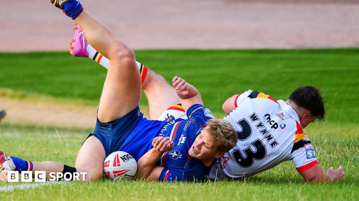 Wakefield go second with gritty win over Bradford