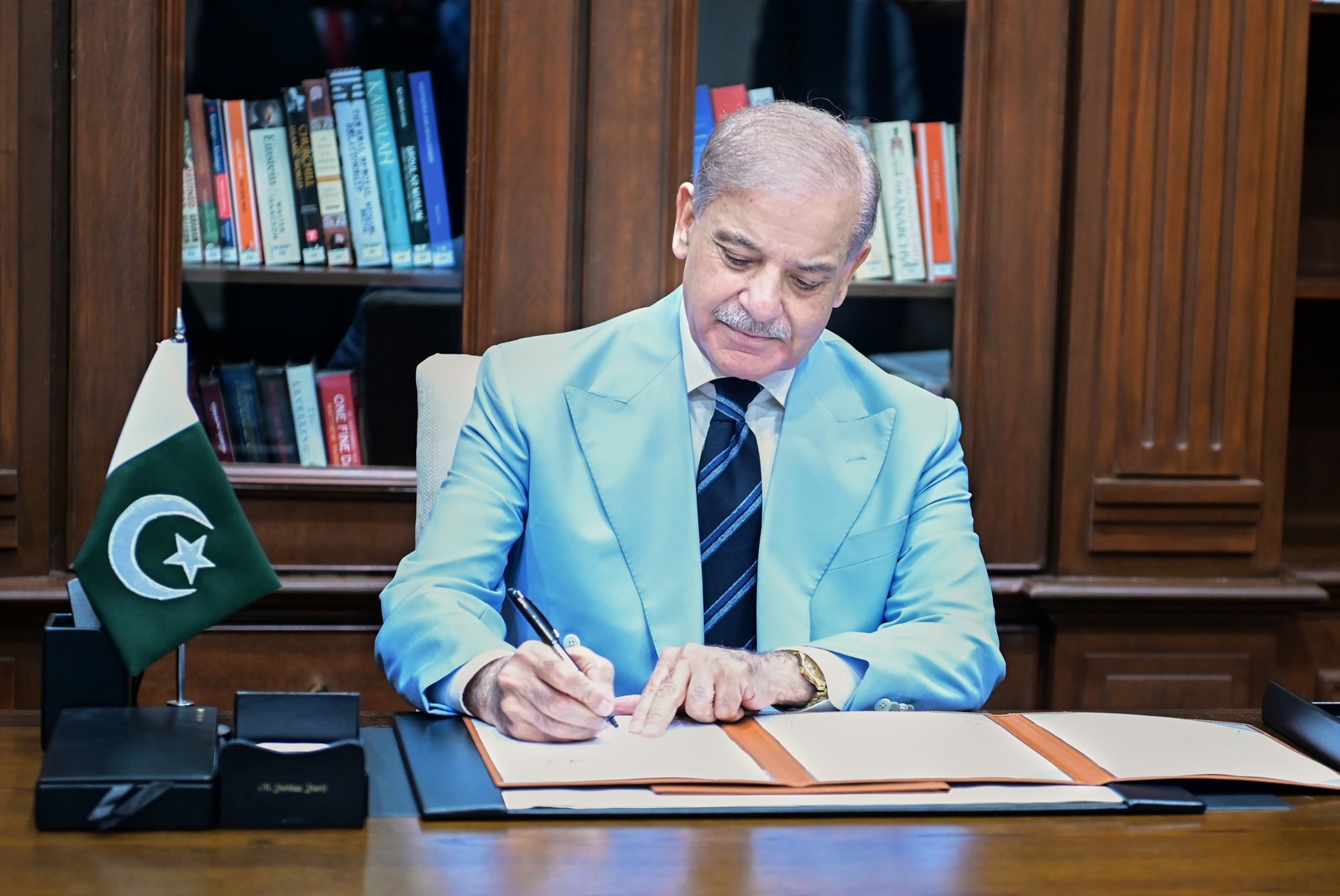 Pakistan signs US-Iran MoU