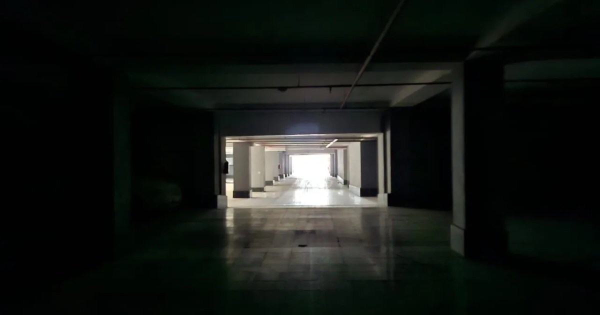 Iranians suffer from power blackouts during war and heatwave
