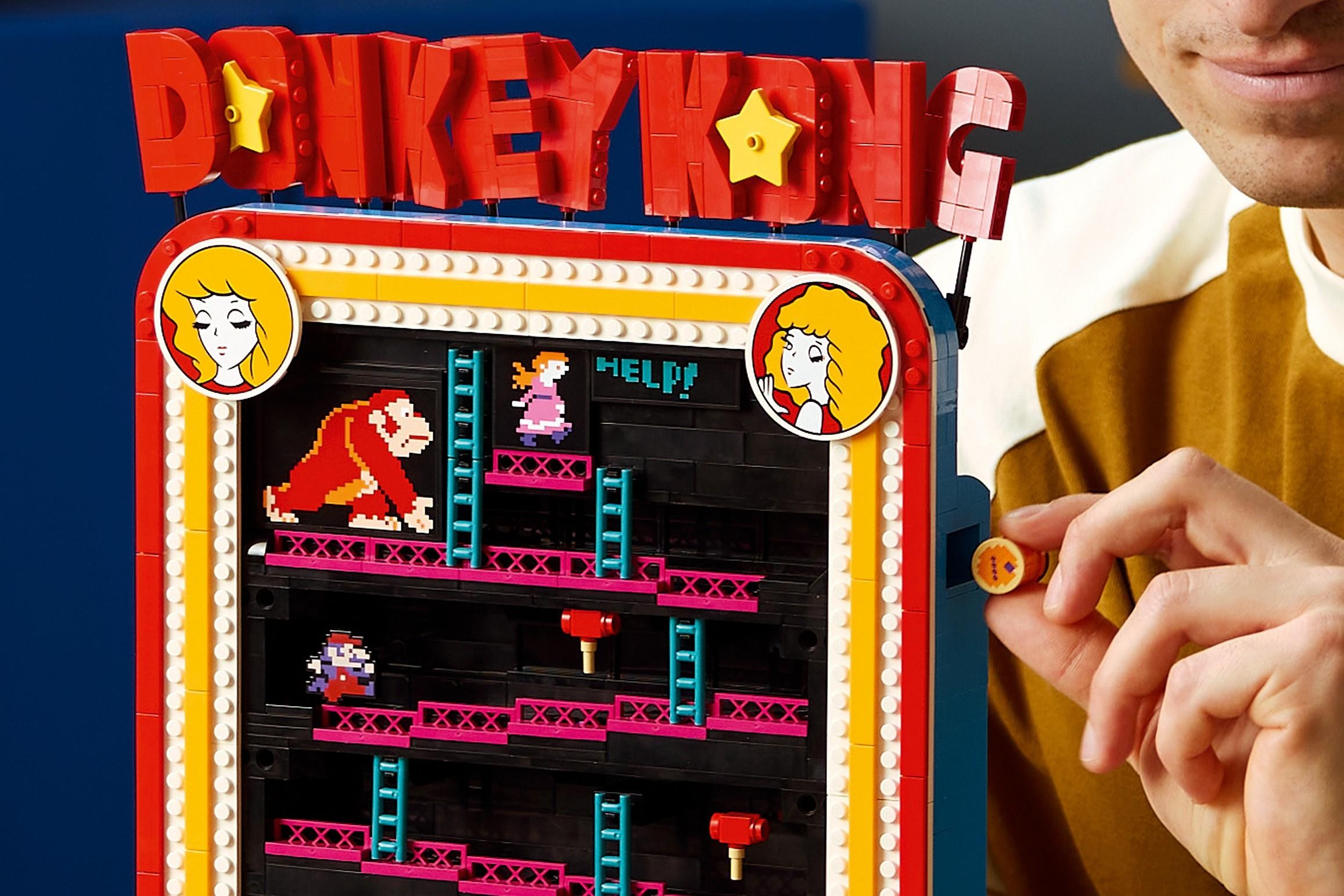 Lego’s Donkey Kong arcade machine lets Mario jump endless barrels — Miyamoto is reportedly happy