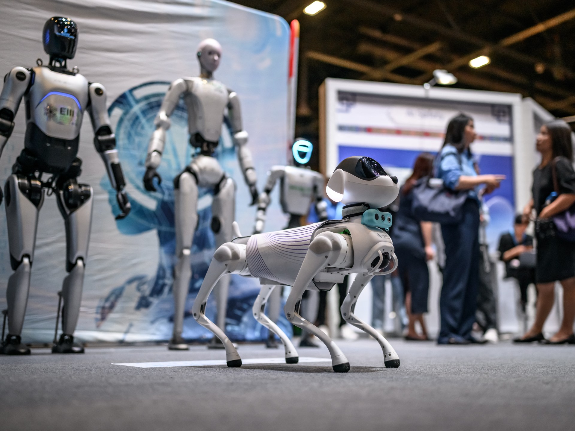 Hundreds of experts warn the world must prepare now for AI’s impact