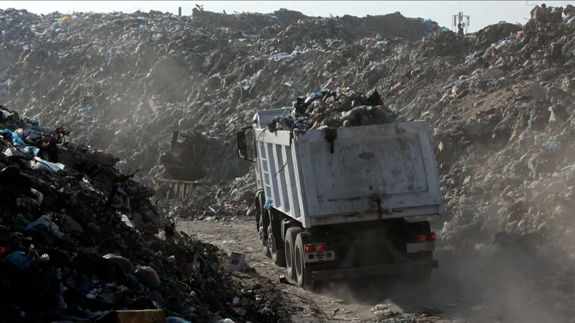 Gaza’s displaced families face worsening living conditions