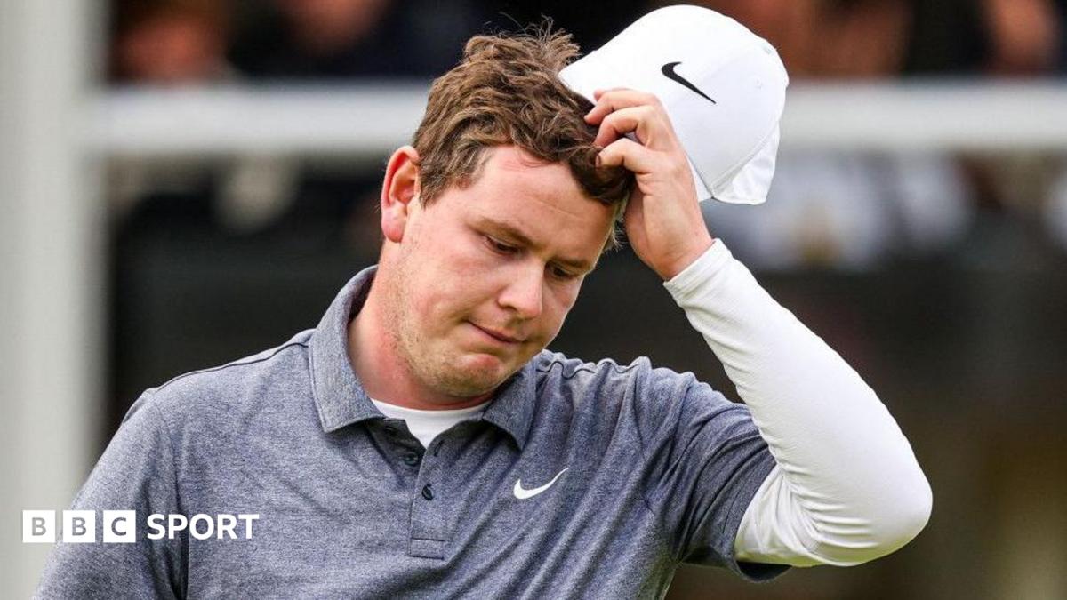 Patience key as MacIntyre stays in hunt for Open title