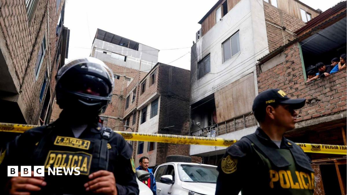 Fire kills 10 members of same family in Peru, police say
