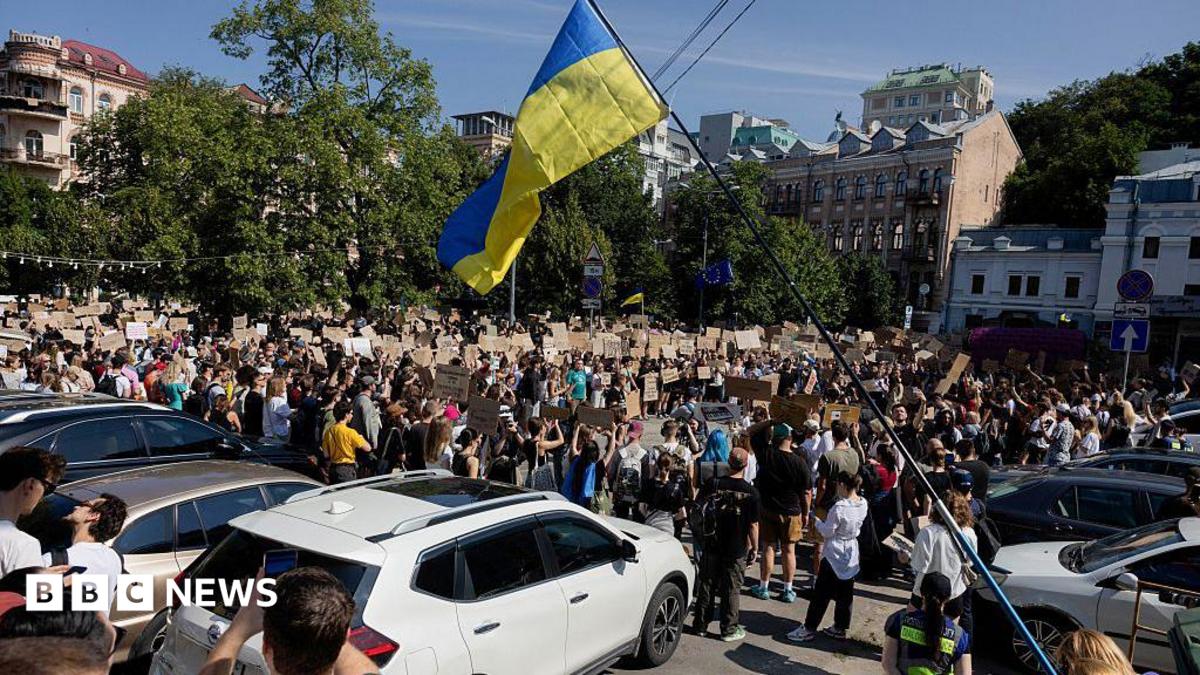 Protests in Ukraine's cities against Zelensky's removal of defence minister