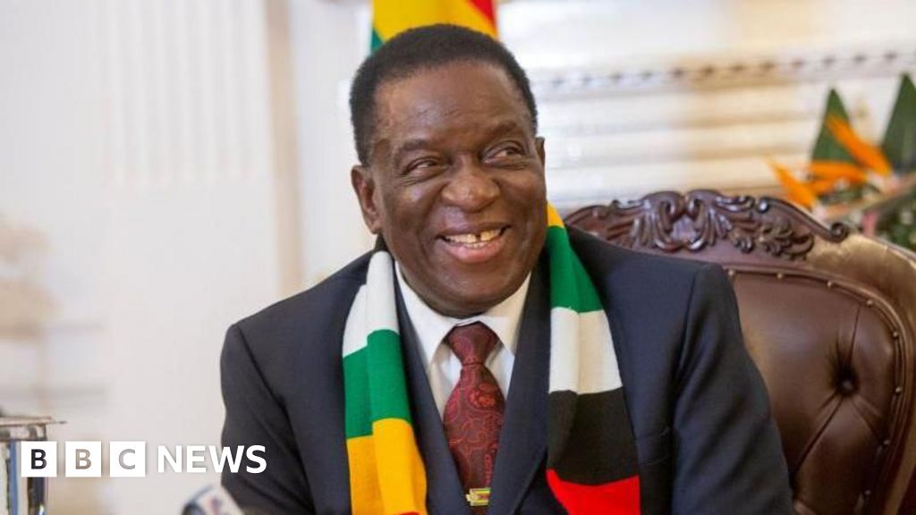 Zimbabwe MPs pass bill to extend president's time in power