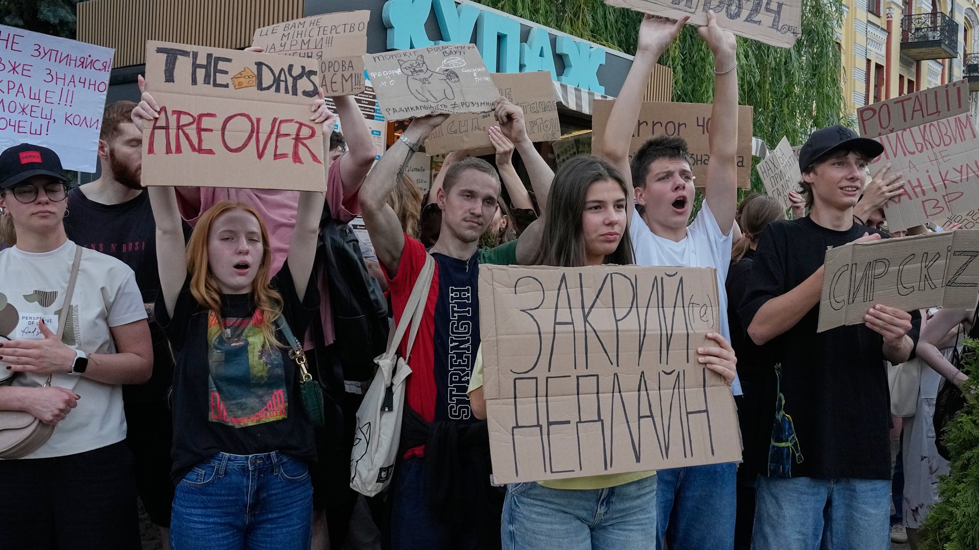 Why protests are growing in Ukraine over defence leadership and dismissals