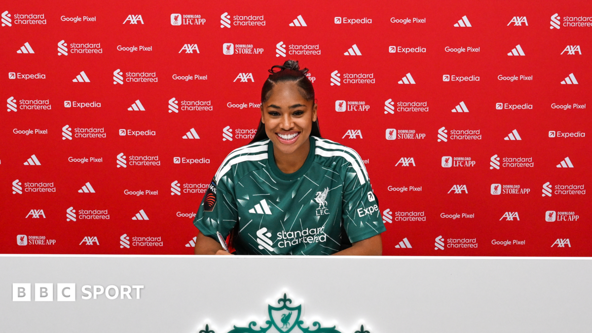 Liverpool sign England goalkeeper Keating