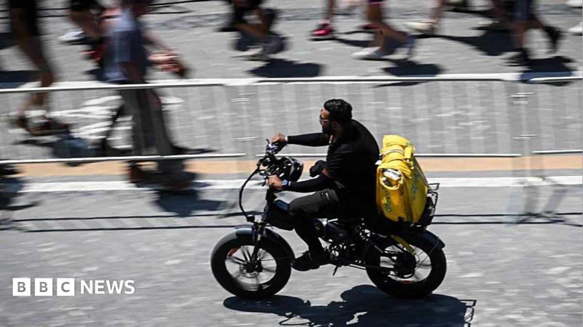 Heatwave prompts Italy's delivery riders to strike for extra rights
