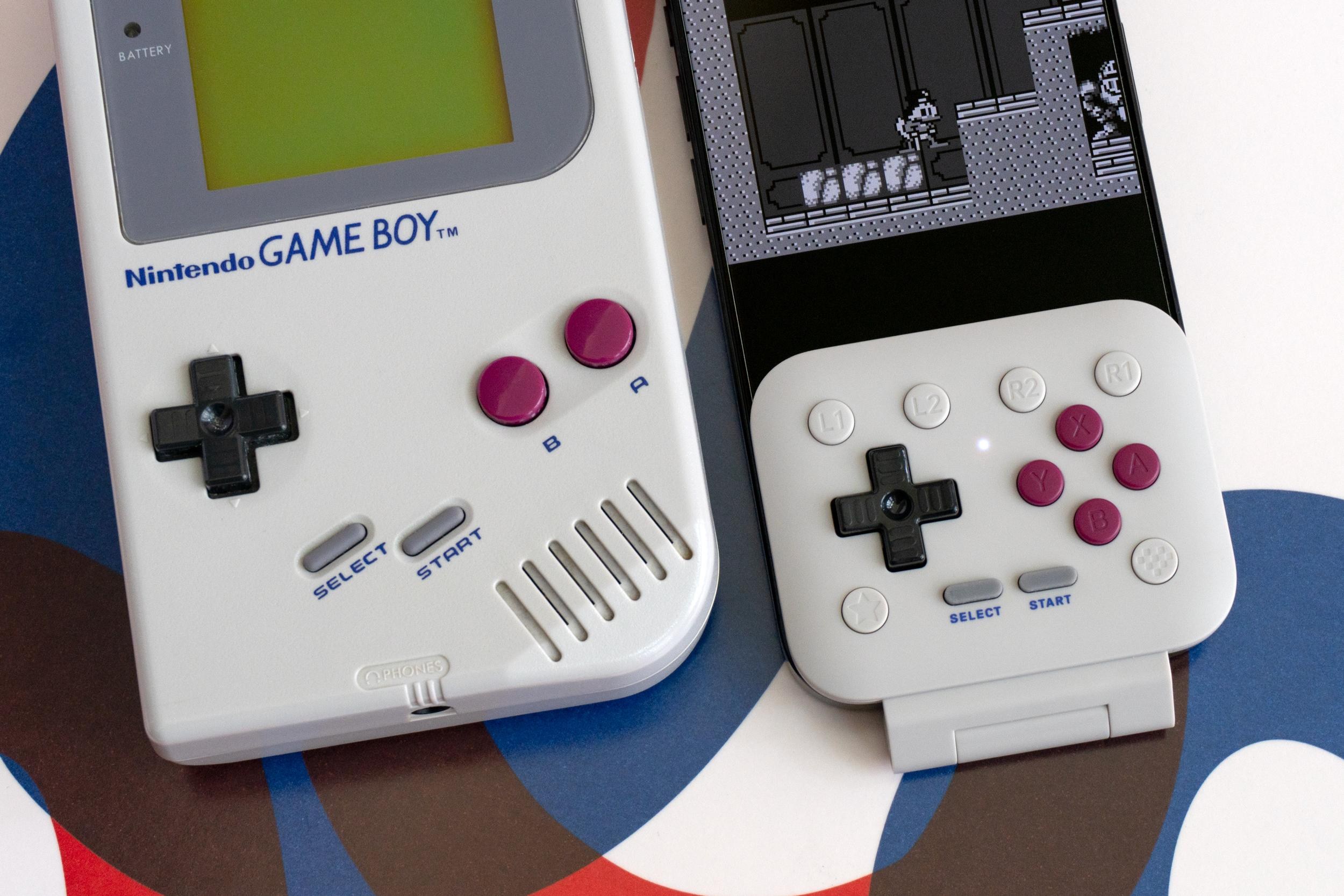 8BitDo’s FlipPad is the most pocketable way to turn your phone into a Game Boy