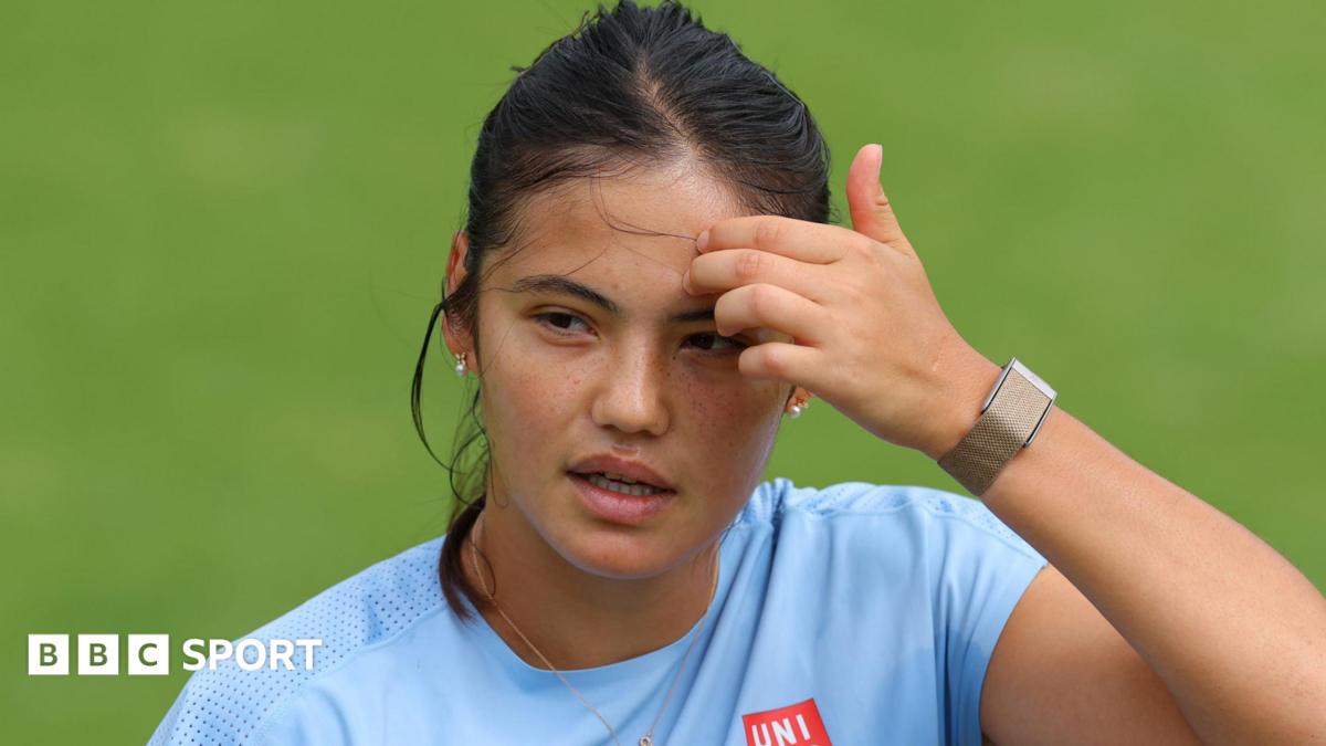 Raducanu 'plans to play' at Wimbledon despite injury setback