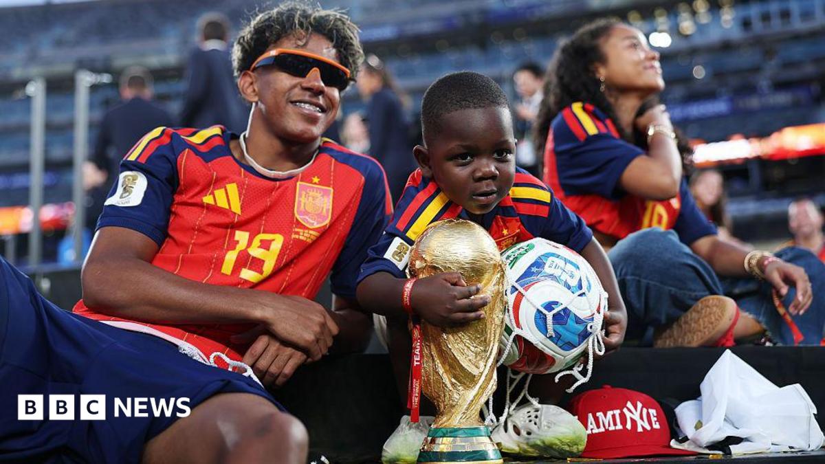 Lamine Yamal celebrates World Cup win with little brother who charmed fans