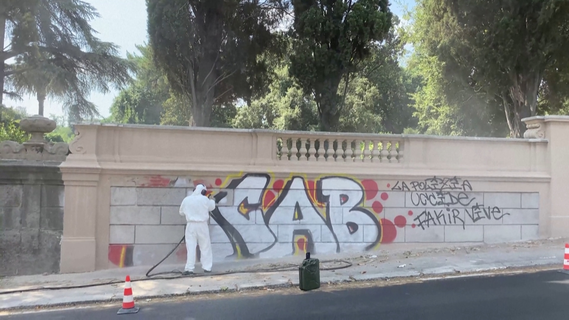 Rome’s viral graffiti cleaner is taking on an ancient problem