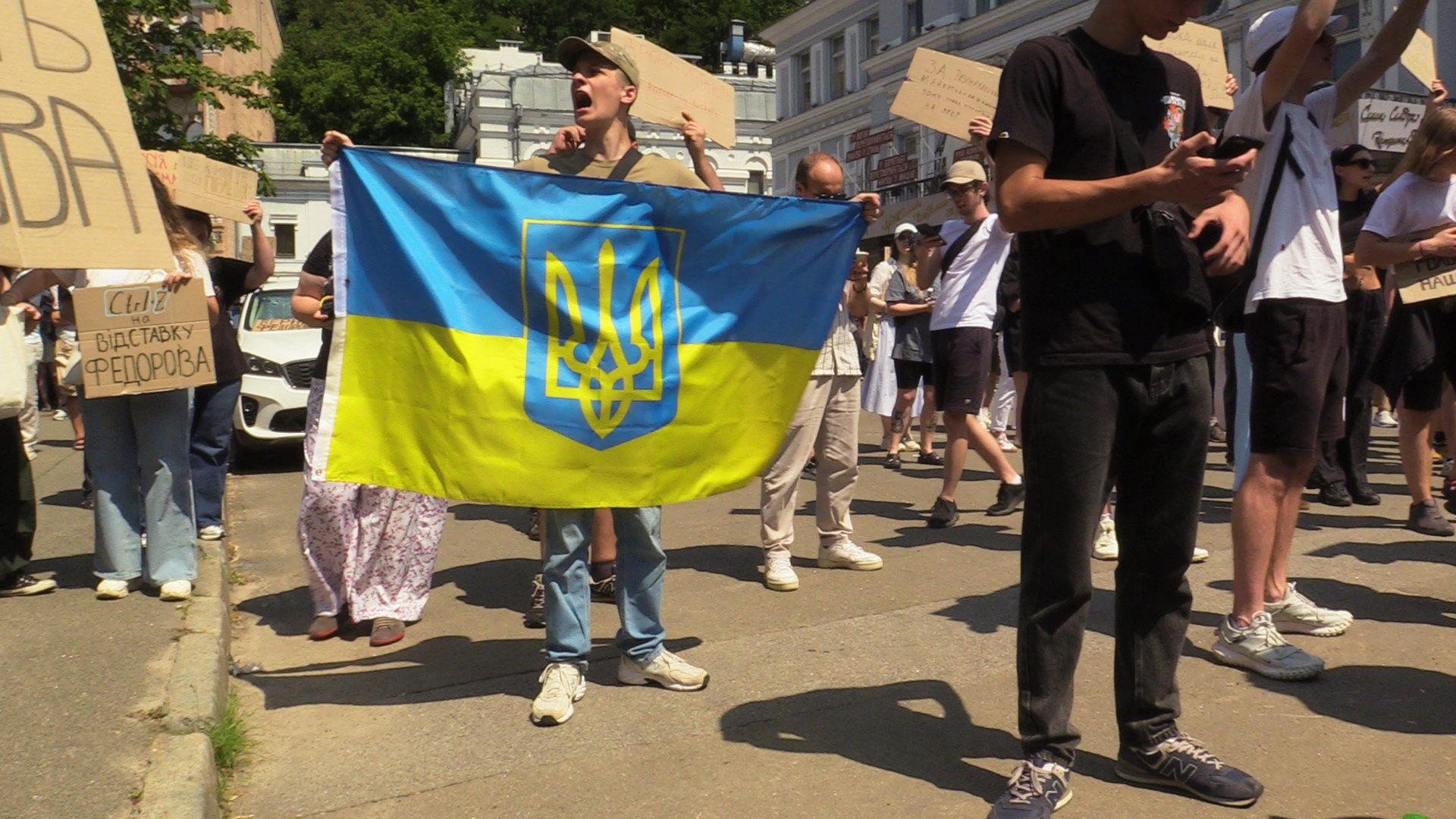 Has Ukraine’s Zelenskyy created a rival by sacking his defence minister?