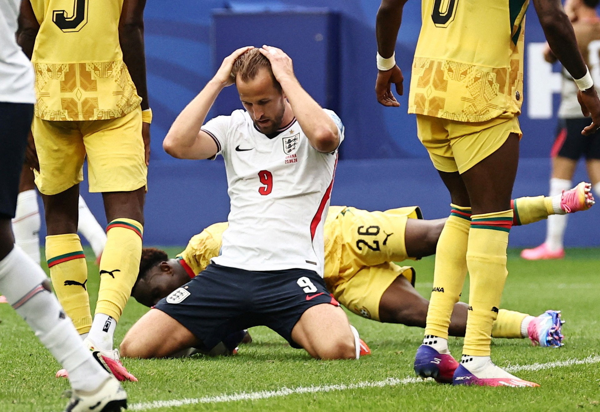 England held by Ghana at World Cup as pair close on last-32 passage