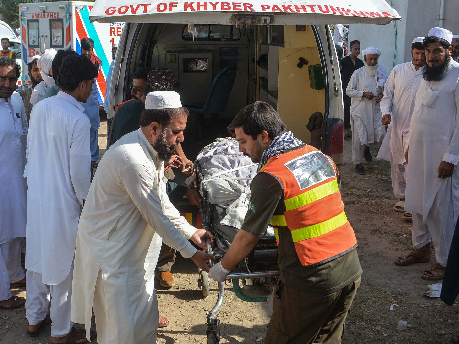 Two roadside bombs kill at least seven in northwestern Pakistan