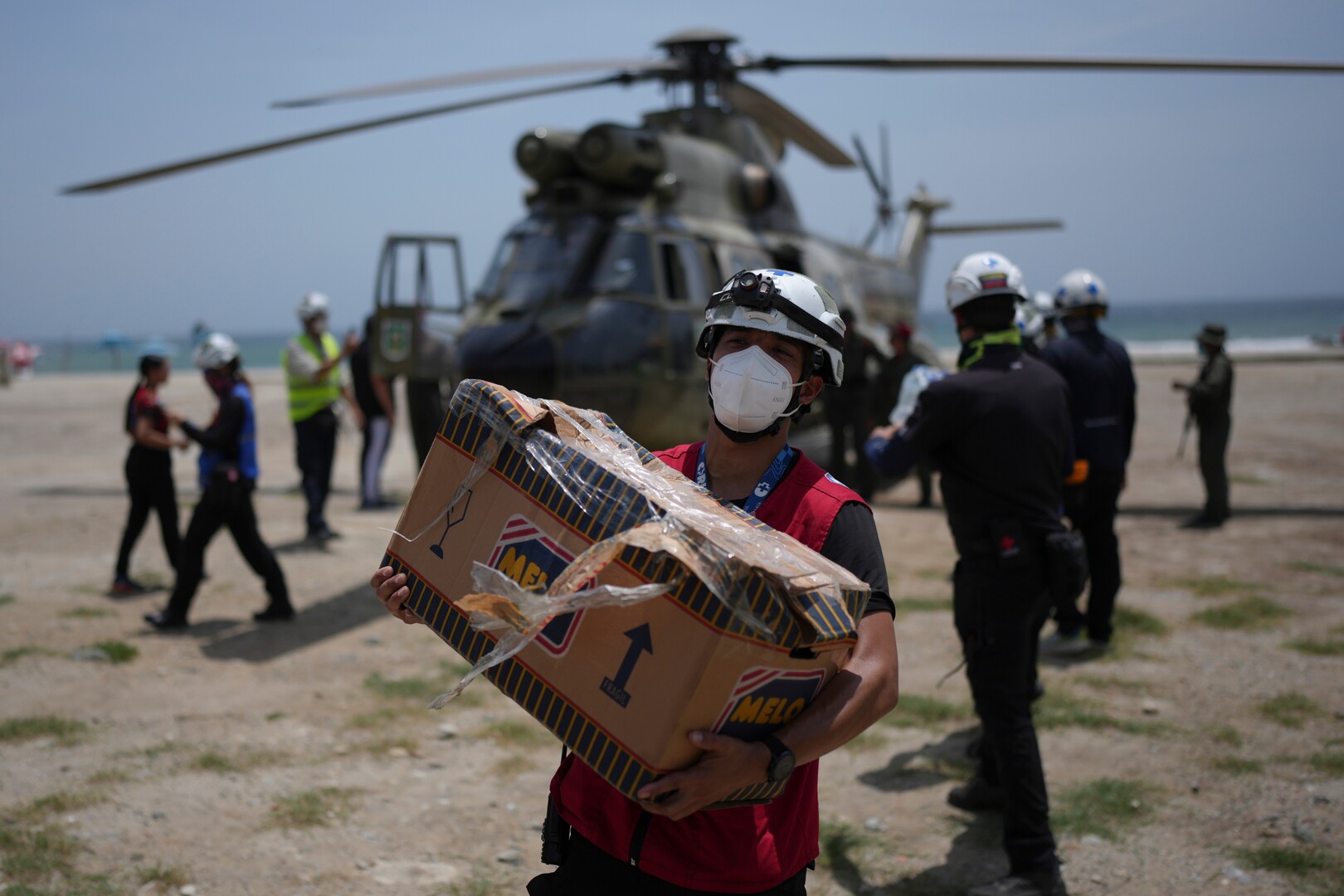 Relief efforts shift as Venezuela quake survivors seek aid