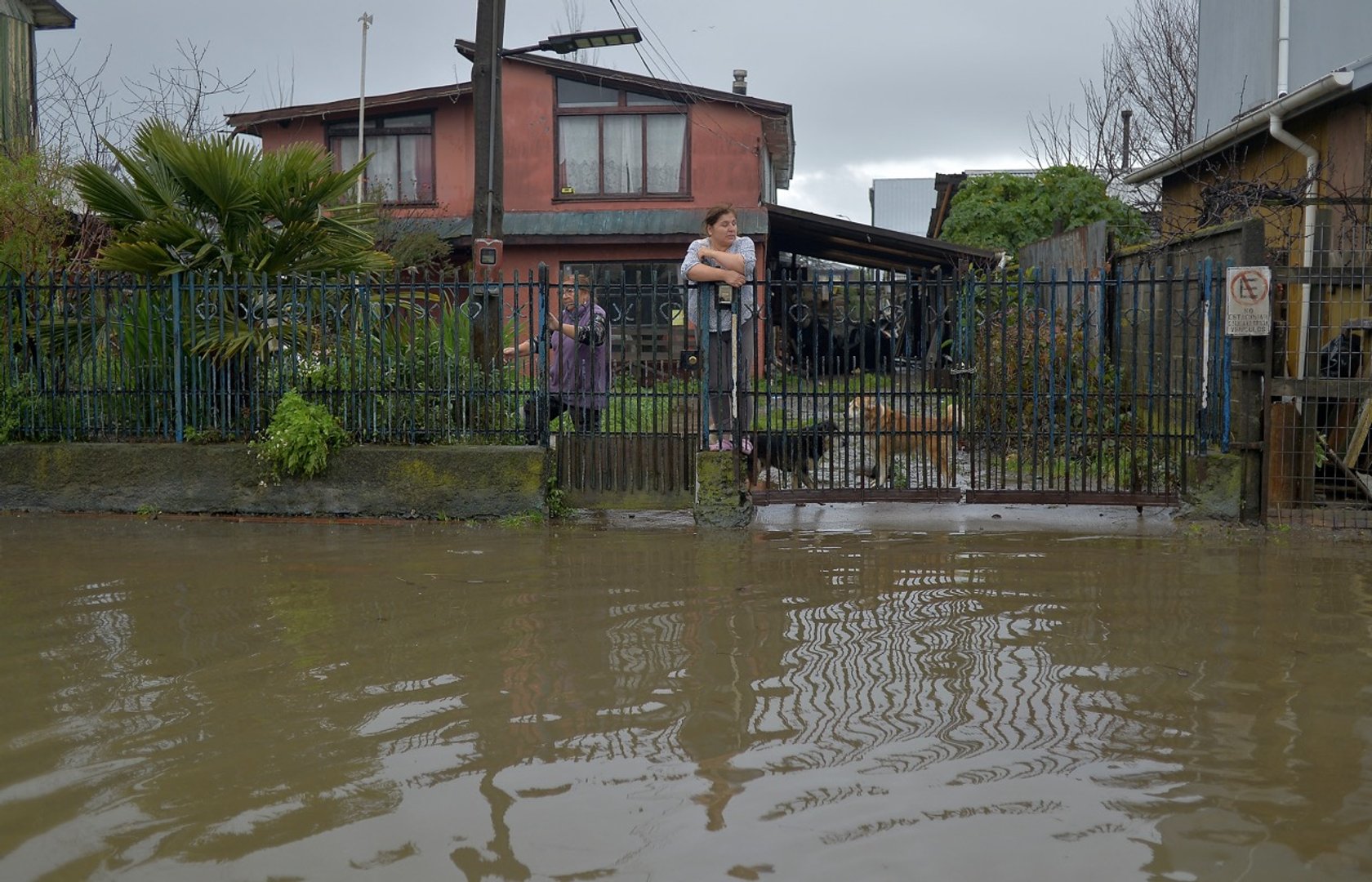 Deadly storm leaves half a million without power in Chile