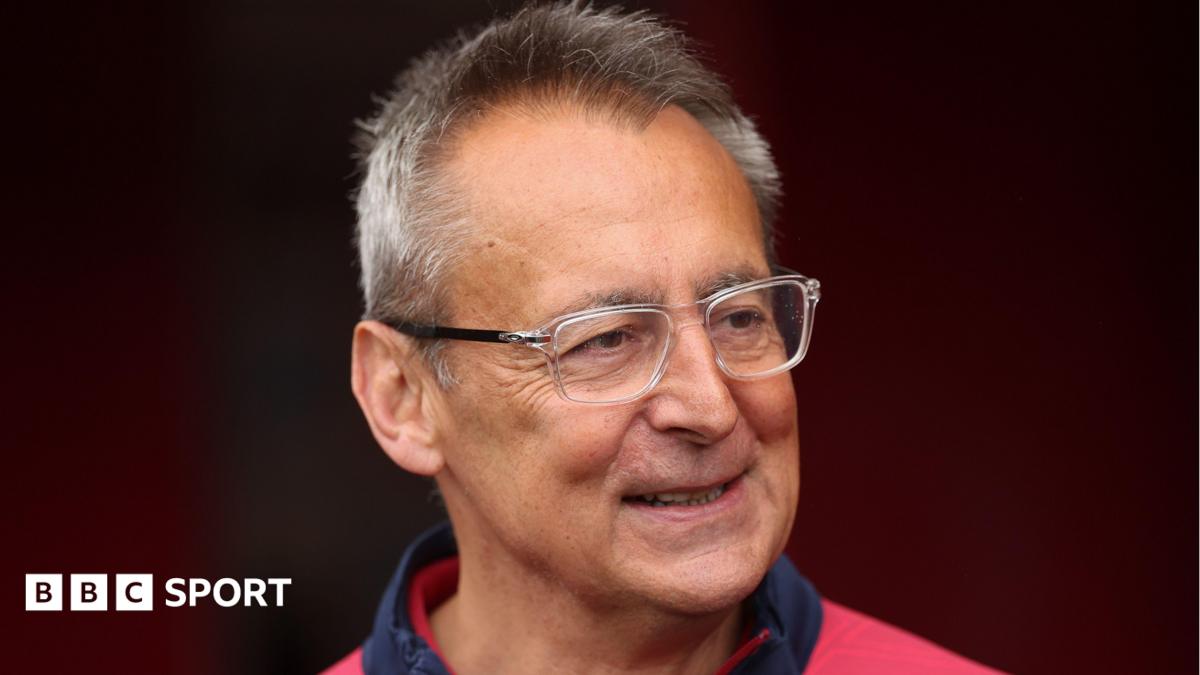 Scarlets confirm Davies as boss on two-year deal