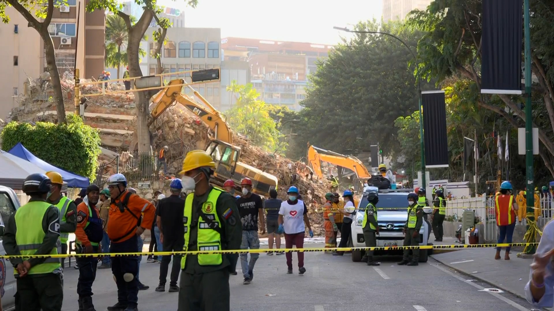 Families hold out hope for survivors five days after Venezuela earthquakes