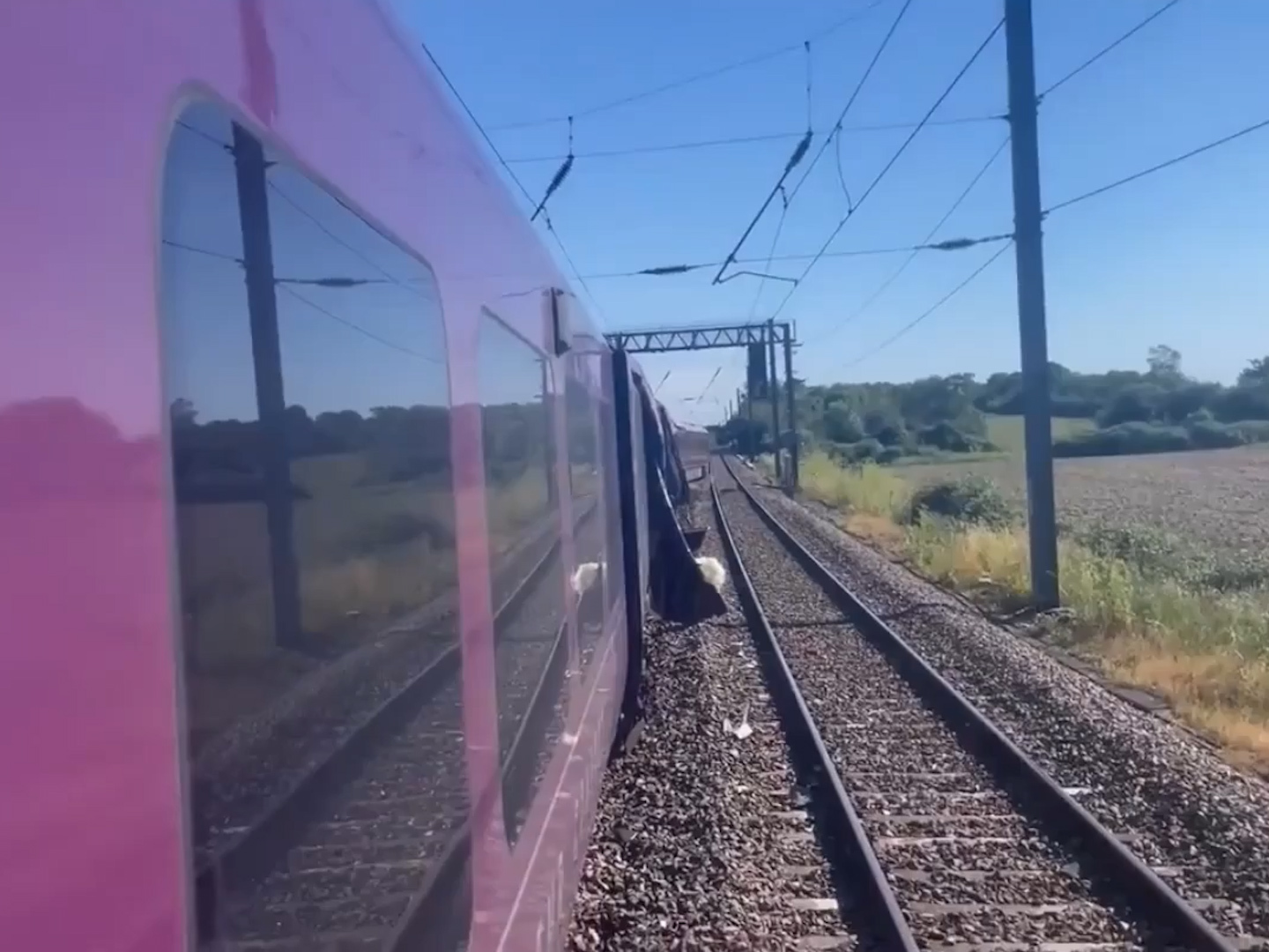 One dead and 89 injured following train collision in Bedford, UK
