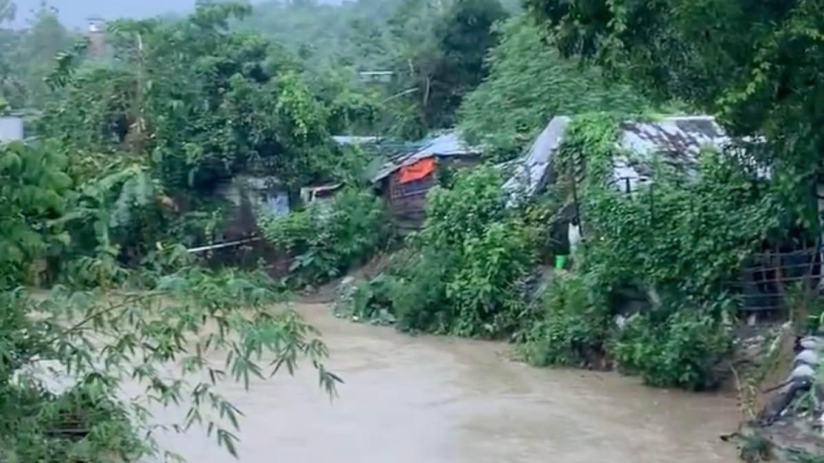 Refugees killed in landslides at Rohingya camps in Bangladesh